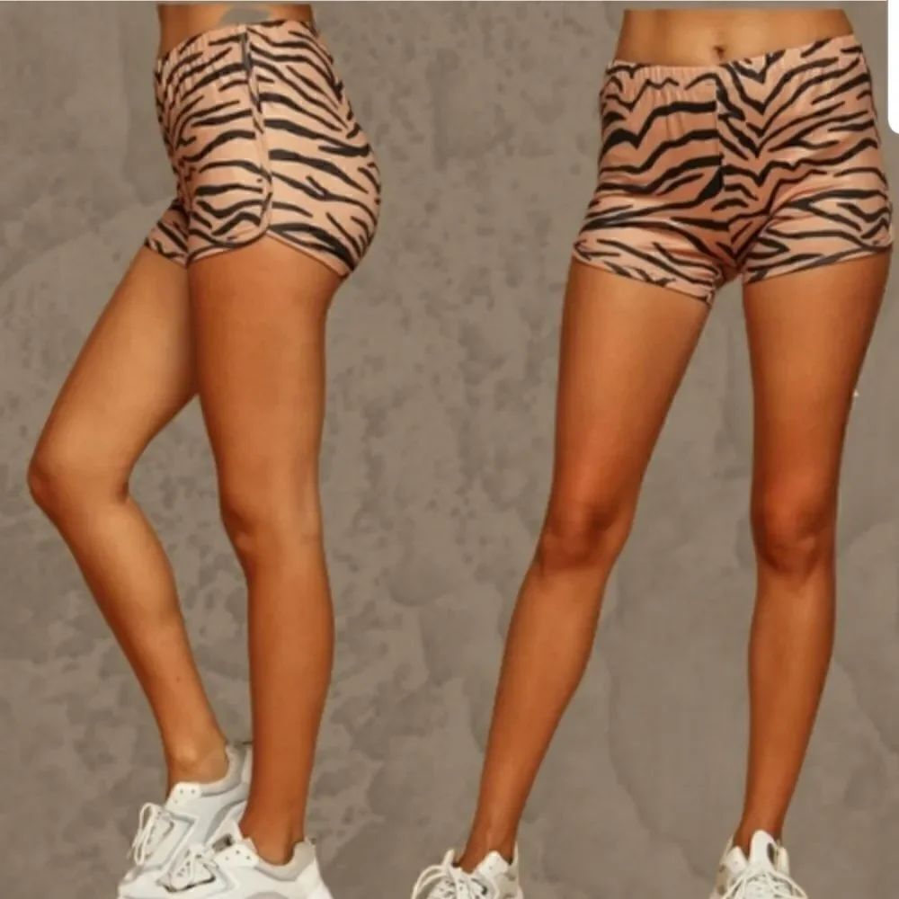 Heart & Hips Tiger Stripe Shorts - Picture 3 of 9